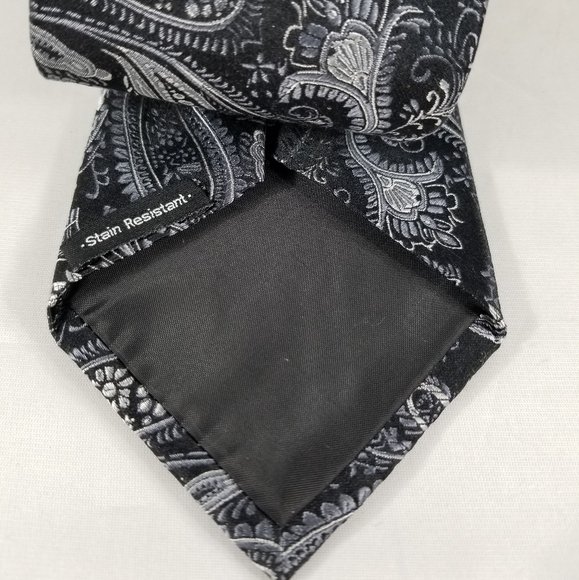 Croft & Barrow Black Gray Paisley Silk Neck Tie - Picture 2 of 8